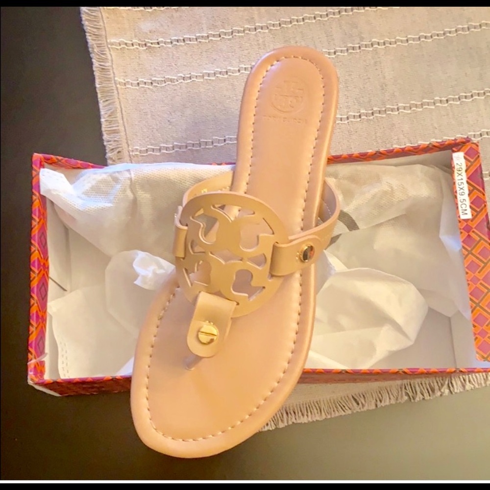 Not Authentic Tory Burch. NEW